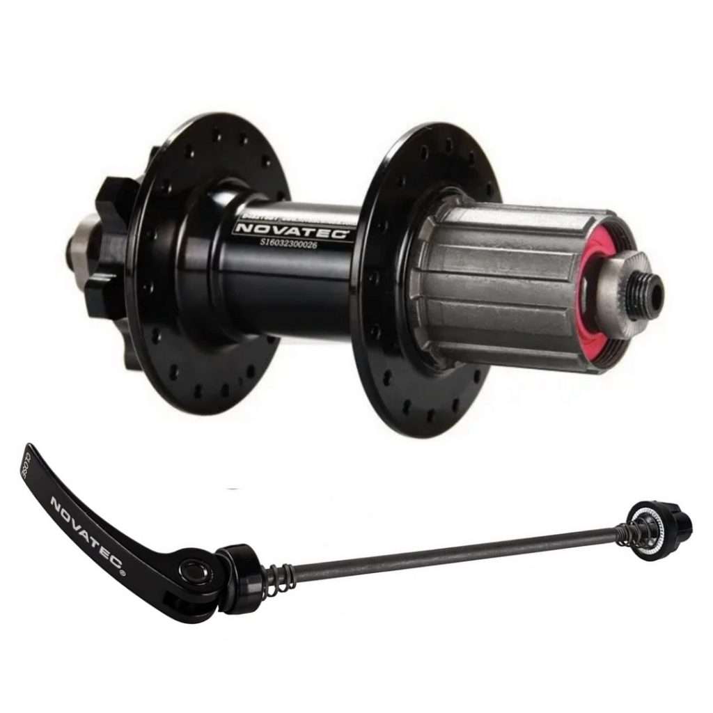 MAZA NOVATEC POSTERIOR 32H / D482SBT-SC / 6 PERNOS / CASETERO 9-10-11V / QR / ALUMINIO / NEGRO