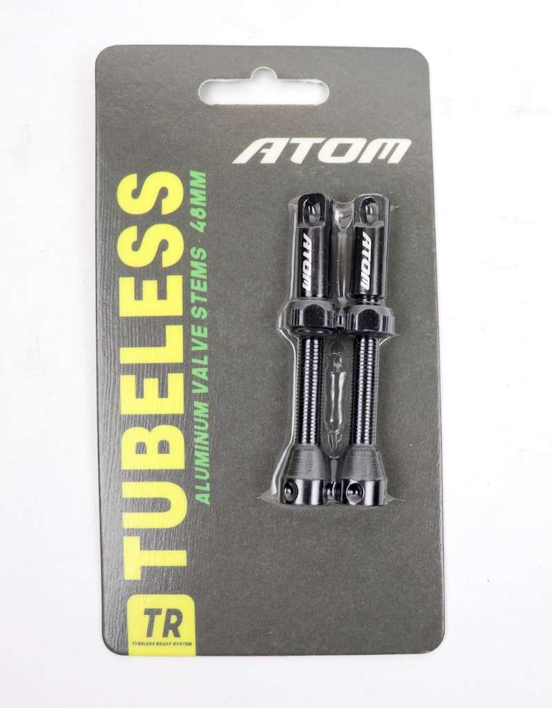 VÁLVULA NEGRO TUBELESS CON REMOVEDOR ATOM 48MM FR11D
