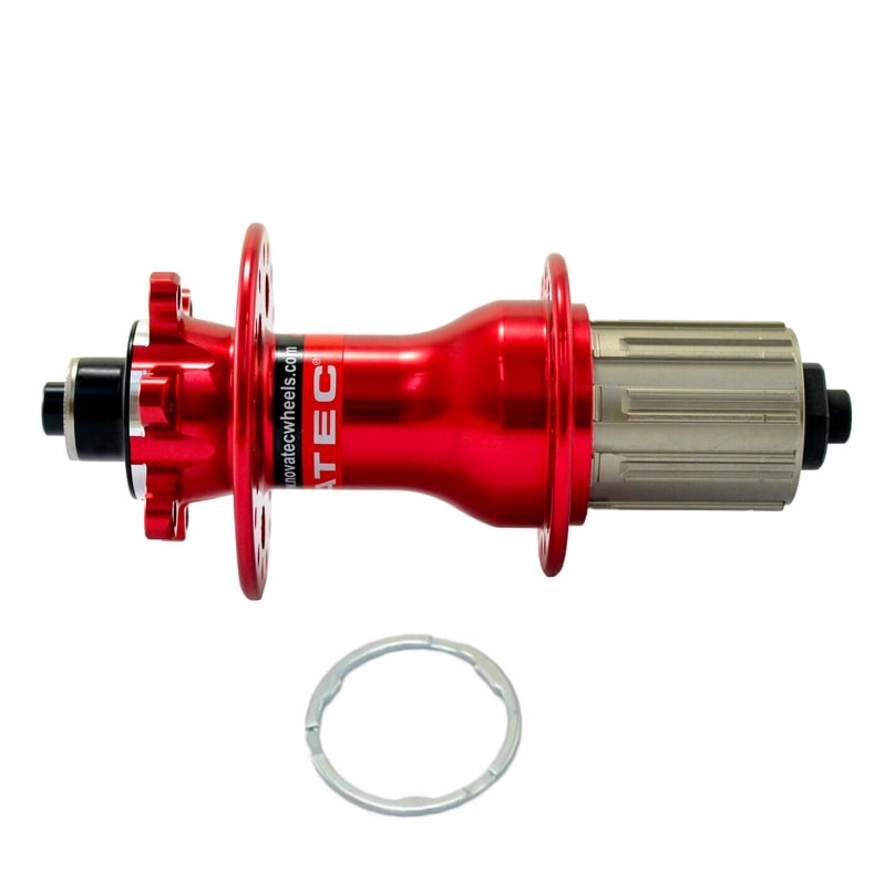 MAZA NOVATEC POSTERIOR 32H / D792SB/A-AA / 6 PERNOS / CASETERO 9-10-11V / QR / ALUMINIO / ROJA QR249R